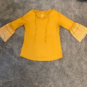 Bell sleeve blouse